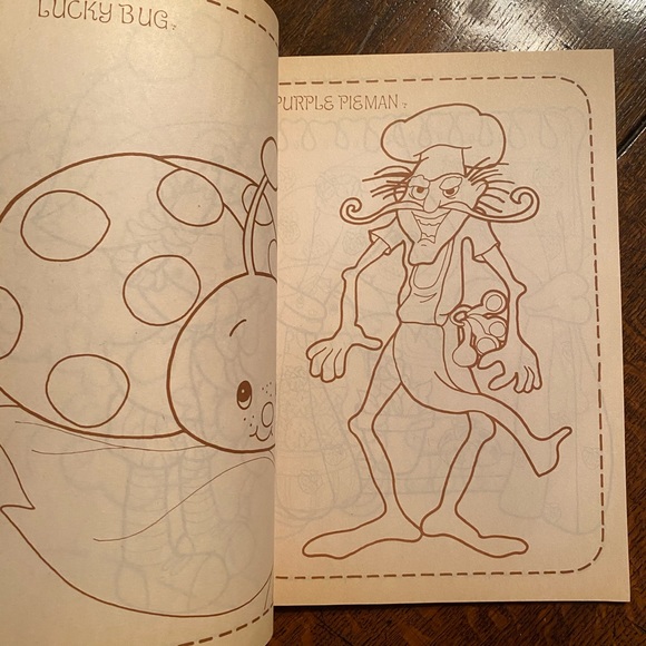 Vintage Strawberry Shortcake 🍓 Colouring Book - Picture 4 of 4